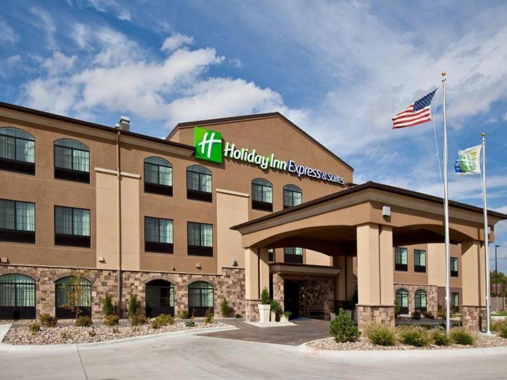 Holiday Inn Express Hotel & Suites Grand Island By Ihg Esterno foto