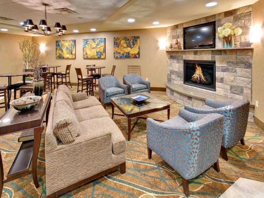 Holiday Inn Express Hotel & Suites Grand Island By Ihg Esterno foto