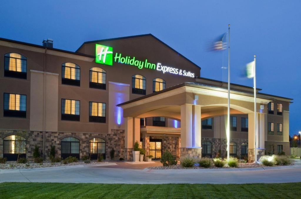 Holiday Inn Express Hotel & Suites Grand Island By Ihg Esterno foto