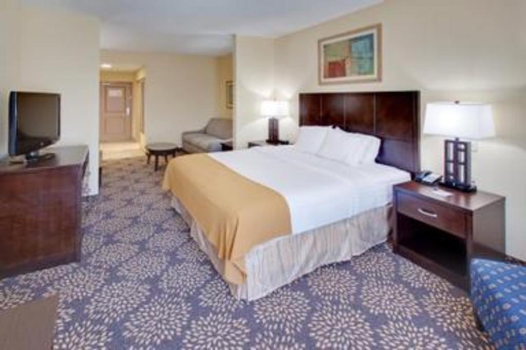 Holiday Inn Express Hotel & Suites Grand Island By Ihg Esterno foto