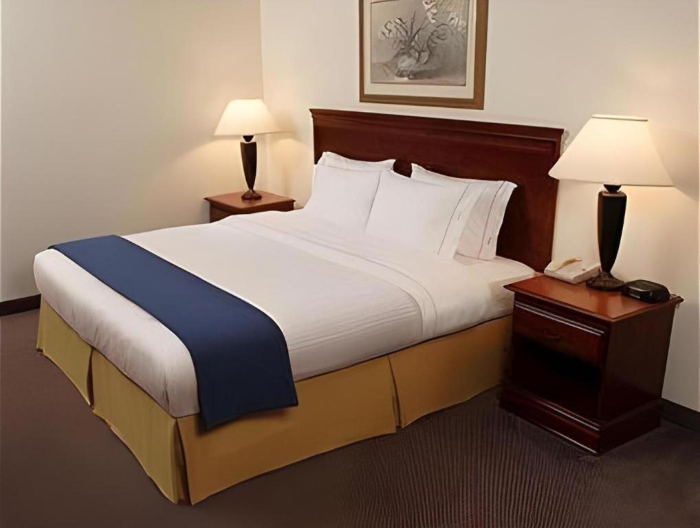 Holiday Inn Express Hotel & Suites Grand Island By Ihg Esterno foto