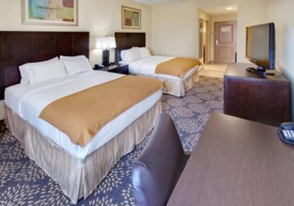 Holiday Inn Express Hotel & Suites Grand Island By Ihg Esterno foto
