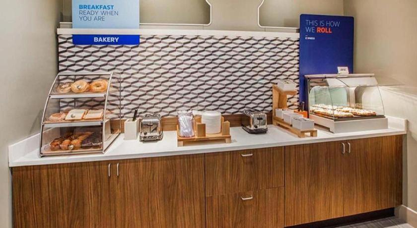 Holiday Inn Express Hotel & Suites Grand Island By Ihg Esterno foto