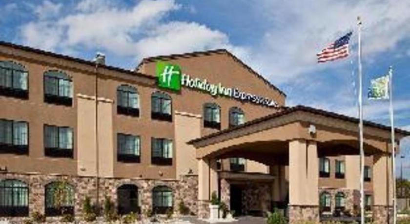 Holiday Inn Express Hotel & Suites Grand Island By Ihg Esterno foto