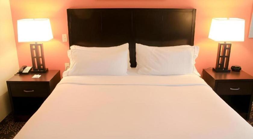Holiday Inn Express Hotel & Suites Grand Island By Ihg Esterno foto
