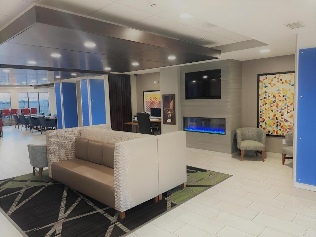 Holiday Inn Express Hotel & Suites Grand Island By Ihg Esterno foto